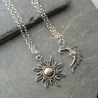 Sun and Moon Necklaces Chain Pair of Celestial Best Friends Gift for Friend Long Pendants Men Women Punk Fashion Jewelry Amulet