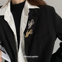 Personalized Glossy Large Hand Brooch Pins For Women Men Metal Cool Gesture Brooches Office Party Friend Gifts Jewelry Accessory