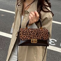 Elegant Temperament Minimalist 3-Way Bag (Shoulder/Crossbody/Handbag) Lightweight Versatile for Commute Dates & Daily Use