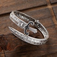 1pc Fashion Retro Personality Creative Sword Shaped Bracelets For Men And Women Classic Exquisite Open Bracelets Party Gifts