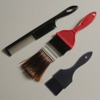 1Pcs Hair Dye Brush Black Plastic Handle Nylon Bristles Comfortable Grip Easy Clean Hairdressing Salon Home DIY Hair Coloring