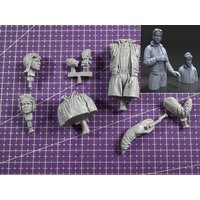 1:16 Resin Model Assembly Kit, GK, Half Body Portrait of Resin Tank Member, Unpainted