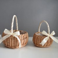 Handgewebter Blumenkorb, tragbarer Griff, handgefertigter natürlicher Rattan-Korb, Brautjungfern-Geschenk, Blumenarrangement-Korb aus Bambus