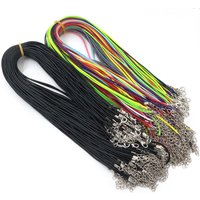 Handgefertigte 20 Stück/Lot verstellbare geflochtene Seil-Halsketten und Anhänger-Charms aus Leder mit Karabinerverschluss