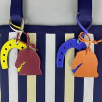 2-in-1 Reversible Horseshoe PU Leather Bag Charm – Dual-Tone Detachable Strap, Premium Stitching & Luxe Finish