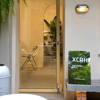 Floor Standing Stainless Steel Signboard Photo Mirror Billboard for Cafes Advertising Board Promotional Sign for Retail Spaces