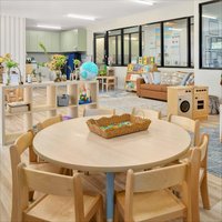 Montessori Kindergarten Furniture Wooden Round Table and Chair Set Kindergarten Classroom Day Care Early Education Center