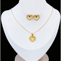 Heart Necklace and Earring Set Women's Jewelry Set for Everyday Wear and Wedding Gifts Wholesale Available