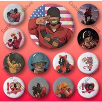 T-TF2 Soldier Customizable Badge Tinplate Brooch Laser Film Lapel Pin for Decoration Party Small Gifts