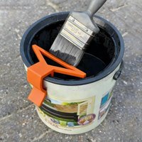 1pcs Universal Paint Can Brush Cleaner – Clip-On Scraper, Anti-Drip, Multi-Size, Keeps Opening Clean