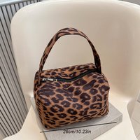 Leopard Print Cosmetic Bag for Women, Portable Large-Capacity Travel Toiletry Bag for Skin Care Products and Lipstick Storage