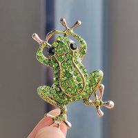 ZAKOL Luxury Green Crystal Frog Brooch Animal Brooches Pins For Women Dress Coat Accessories Jewelry Gift