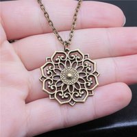 Antique Bronze Color 31x31mm Flower Pendant Necklace For Women