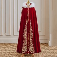 Haute qualité lourd industriel velours broderie motif Cape rouge nouveau noël nouvel an chaud épaissi col de fourrure Cape Cape