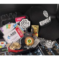 Karta dostępu do kluczy Game Escape From Tarkov Czerwony Niebieski Żółty Fioletowy Obszar 21WS # 11SR Bitcoin LEDX BEAR USEC z pudełkiem