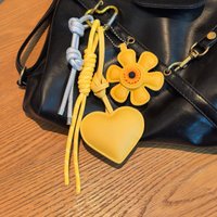 Creative Sunflower Bag Pendant, Sunflower Pendant Accessories, Leather Keychain Hanging Accessories, Bag Charm