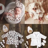 3pcs Newborn Photography Props Outfits Adorable Shower Wind Bathrobe Pajamas Headscarf and Shoes Sets for Studio Baby Shooting
