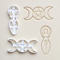 2Pcs Pagan Triple Moon Spiral Goddess Clay Cutters Wiccan Sacred Feminine Symbol Cookie Polymer Clay Mold DIY Craft Cutting Tool