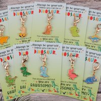 10A cute and adorable dinosaur keychain,With dinosaur cards,Suitable for Women/Men and girls/Boy's keychain,Car key pendant,Back