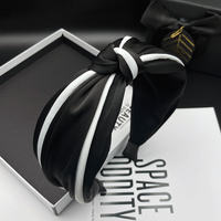 New hair headband with feminine style, black, white border, wide edge, hair clip, high skull top, face wash, outer headband