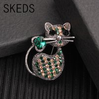 SKEDS Creative Design Badges Luxury Cute Cat Brooch Rhinestone Pins Silk Scarf Accessory Pin Corsage Green Rhinestone Badges