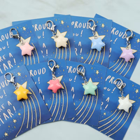 8 Pastel Mini Star Keychains, with an Inspirational Card That Says "You Are a Star, I'M Proud of You!", Suitable for Birthdays, Graduation Ceremonies, Back-To-School Season, Inspirational Gifts, Bag