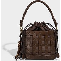 New stylish hollow-out handbag with a niche high-end feel, hand-woven shoulder and crossbody bucket bag Send Pendant