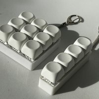 New DIY Keyboard Fidget Keychain Keys Button Relief Stress Clicker Toy Keycap Pass The Time Pinch Toy Adult