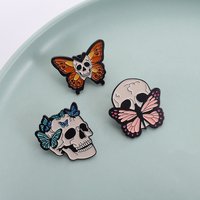 Horror Skull Brooch Pins Creative Skeleton Skull Beautiful Butterfly Badge Enamel Lapel Pin Jewelry Bag Hat Accessory Props Gift