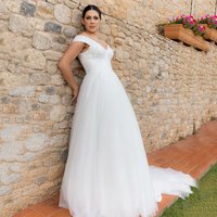 Off Shoulder Plus Size Wedding Dresses Beaded Bridal Dress 2026 Ball Gown Sparkle Details Formal Bride Gown Customized
