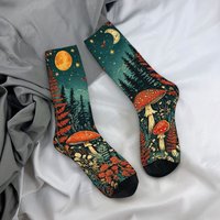 Dark Forest Men's Mushroom-Print Socks Novelty Funny Retro-Gothic Style Socks Skin-Friendly Soft and Non-Slip Outdoor Socks