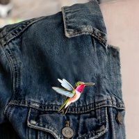 Creative Bird Metal Badge Beautiful Hummingbird Hard Enamel Pin Animal Brooch for Jewelry Accessory Gifts for Birds Lovers'