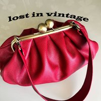 LOST IN VINTAGE Large Purse 35x20x12cm Artficial Leather Premium Alloy Color Bag Kiss Lock Clutch Large Purse Clutch Deep Folds