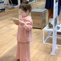 2025, koreanische Kinderkleidung für Mädchen, Frühling und Herbst, lässig und bequem, sanftes Rosa, langärmelige Hose, gestrickter Wollanzug