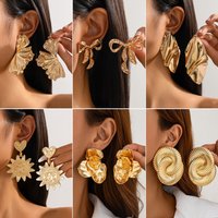 Exaggerate Personality Geometry Liquid Metal Irregular Fold Flowers Stud Earrings for Women Fashion Party Jewelry Accessory Gift