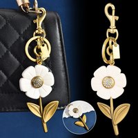 Daisy Charm Handbag Pendant Keychain for Women's Exquisite Internet-famous Flower Bag Accessories High-Grade Pendant