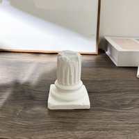 Luxury Roman Column Ring Stand Exquisite White Gypsum Vintage Plaster Ring Holder Jewelry Display Stand Home Ornaments