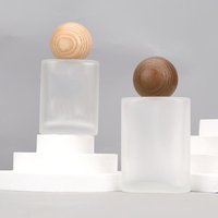 Flacon pulvérisateur en verre dépoli de 30 ml et 50 ml avec bouchon en bois, vaporisateur de parfum de haute qualité, contenant vide pour cosmétiques, flacons rechargeables