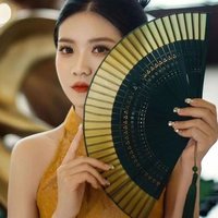 Gradient Color Chinese Style Folding Fan Handmade Easy To Open and Close Tassel Dance Fan Portable Classic Bamboo Folding Fan