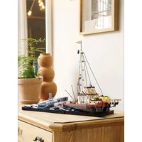 2026 NEW Creative Model Jaws Diorama Boat Shark Pirate Ship 1497PCS Building Blocks Fishing Boat Bricks Christmas Holiday Gifts