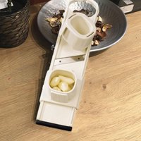 1pc Garlic Slicer Cutter Shredder 2 In 1 FunctionGarlic Presses Kitchen Gadgets Chopper Cutter Garlic Grinding Kitchen Tools