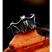 Vintage Cool 316L Stainless Steel Bat Rings For Women Men Biker Punk Fashion Animal Ring Party Jewelry Halloween Gift Wholesale