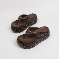 Retro Street Leopard Print Flip flops Woman Thick Sole EVA Lightweight Height-Increasing Platform Slides Female Outdoor Slippers