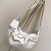Universal Lightweight Nylon Single Shoulder Bag Fashionable Outdoor Crossbody Bag Unisex Spring Season Zipper Closure Handbag