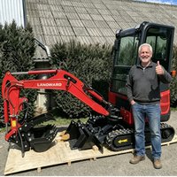 China 2 Tonnen 1,8 Tonnen Mini-Bagger Kostenloser Versand Anpassbar Multifunktional Kubota-Motor Bagger Kleiner Raupenbagger für Landwirtschaft und Zuhause