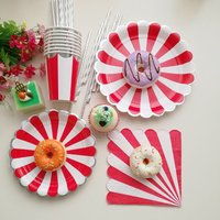 Ensemble de vaisselle jetable rayé rouge blanc argent, décoration de fête d'anniversaire de cirque, assiettes, tasse, nappe, serviettes, couteaux, fourchettes, fournitures