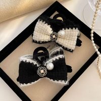 Luxury Plush Camellia Flower Hair Clip Autumn Winter Clip Style Small Fragrance High-End Hair Accessory for Women