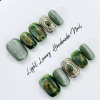10pcs pure hand pressed short square nail art, beautiful fake nails, dark green glitter gradient, suitable for women to use
