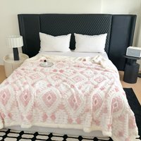 J HomeGeometric Patterned Jacquard Fleece Blanket Double Layer Thick Warm Taffeta Sofa Throw Blanket Autumn Winter Plush Bed Bla