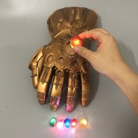 Marvel Iron Man Thanos PVC Infinity Gauntlet Tragbarer Beweglicher LED-Beleuchteter Abnehmbarer Infinity-Steine Cosplay-Requisit Sammlermodell für Erwachsene